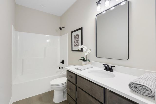 10490 Kalen Drive NE, Hanover, MN 55341