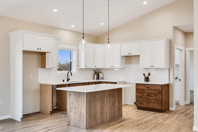 935 Crockett DRIVE, Holmen, WI 54636