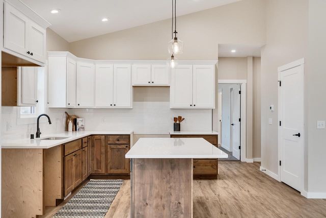 935 Crockett DRIVE, Holmen, WI 54636