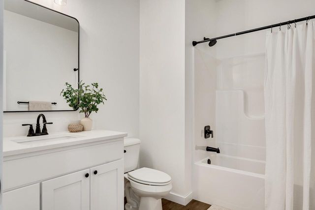 935 Crockett DRIVE, Holmen, WI 54636