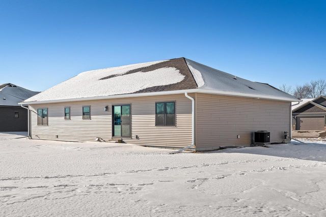 935 Crockett DRIVE, Holmen, WI 54636