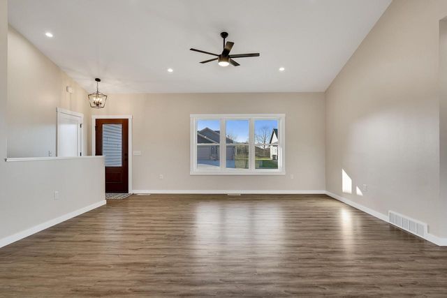 935 Crockett DRIVE, Holmen, WI 54636