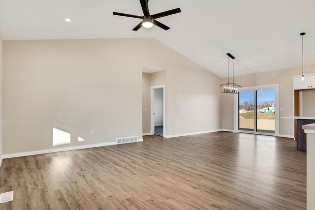 935 Crockett DRIVE, Holmen, WI 54636