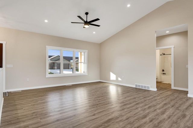 935 Crockett DRIVE, Holmen, WI 54636