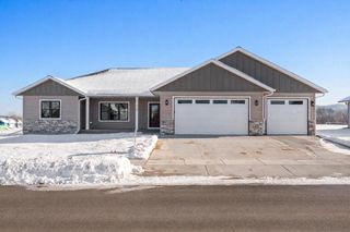 935 Crockett DRIVE, Holmen, WI 54636