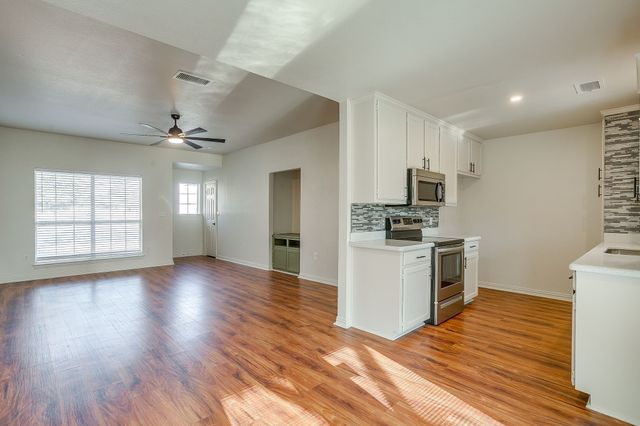 1312 Bradley Court, Cleburne, TX 76033