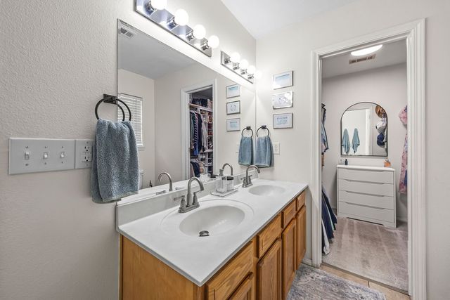 6403 SW Meadow Well Avenue, Bentonville, AR 72713