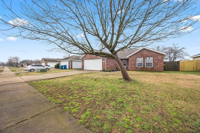 6403 SW Meadow Well Avenue, Bentonville, AR 72713