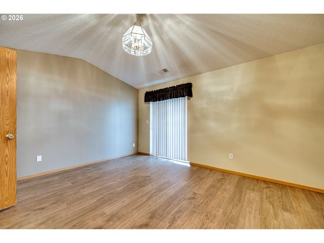 2120 Ne 77TH Ave, Vancouver, WA 98664