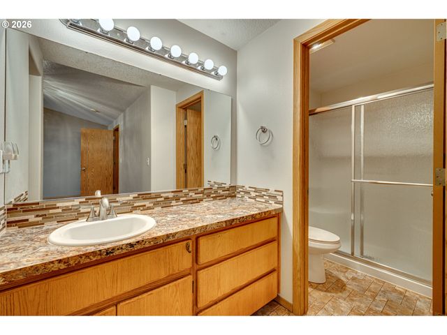 2120 Ne 77TH Ave, Vancouver, WA 98664