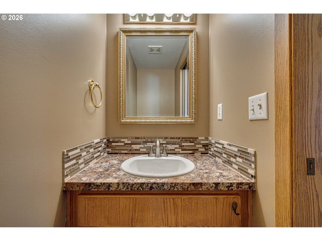 2120 Ne 77TH Ave, Vancouver, WA 98664