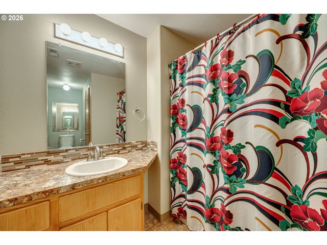 2120 Ne 77TH Ave, Vancouver, WA 98664