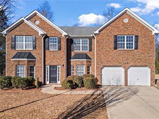 221 Cutbank SW Court, Atlanta, GA 30331