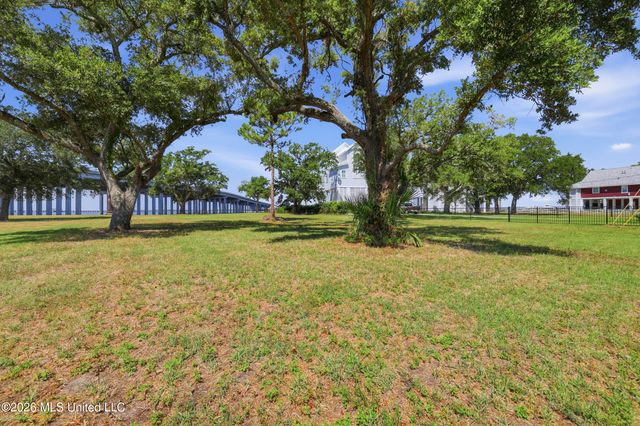 113 Sandy Hook Drive, Pass Christian, MS 39571