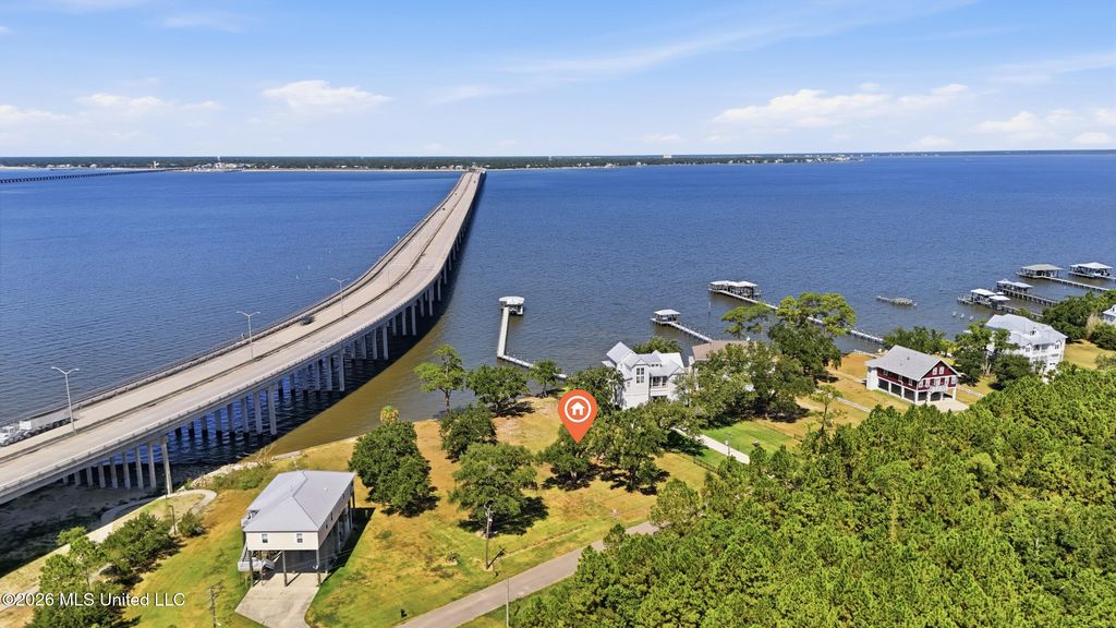 113 Sandy Hook Drive, Pass Christian, MS 39571