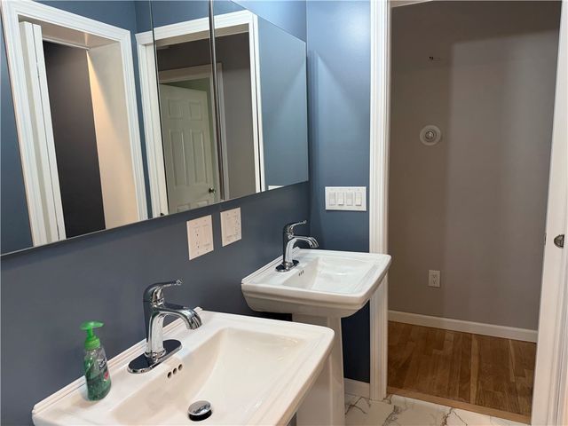 38 Ann Lane, North Kingstown, RI 02873