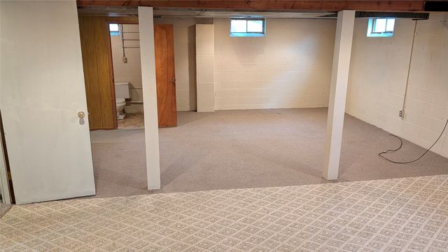 415 S Walnut Avenue, Ames, IA 50010