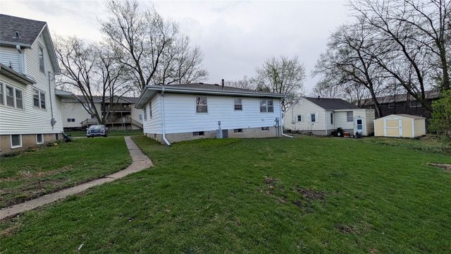 415 S Walnut Avenue, Ames, IA 50010