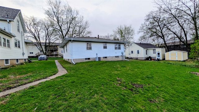 415 S Walnut Avenue, Ames, IA 50010