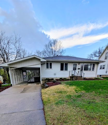 415 S Walnut Avenue, Ames, IA 50010