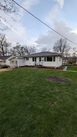 415 S Walnut Avenue, Ames, IA 50010