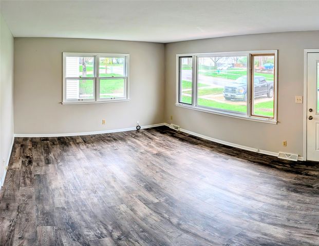 415 S Walnut Avenue, Ames, IA 50010