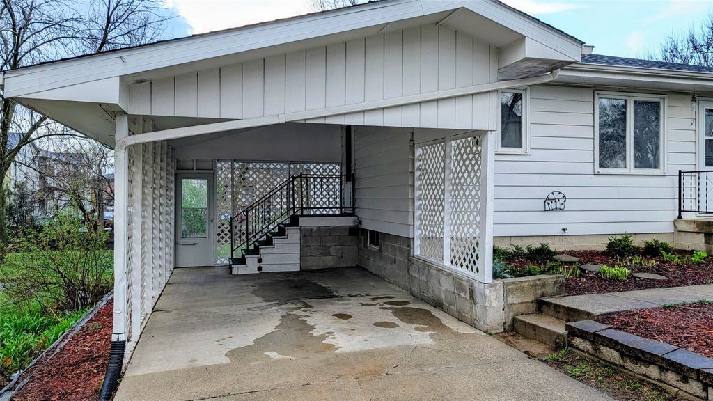 415 S Walnut Avenue, Ames, IA 50010
