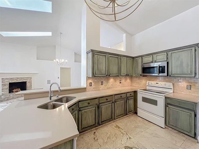 9144 GALLEON COURT, Orlando, FL 32819