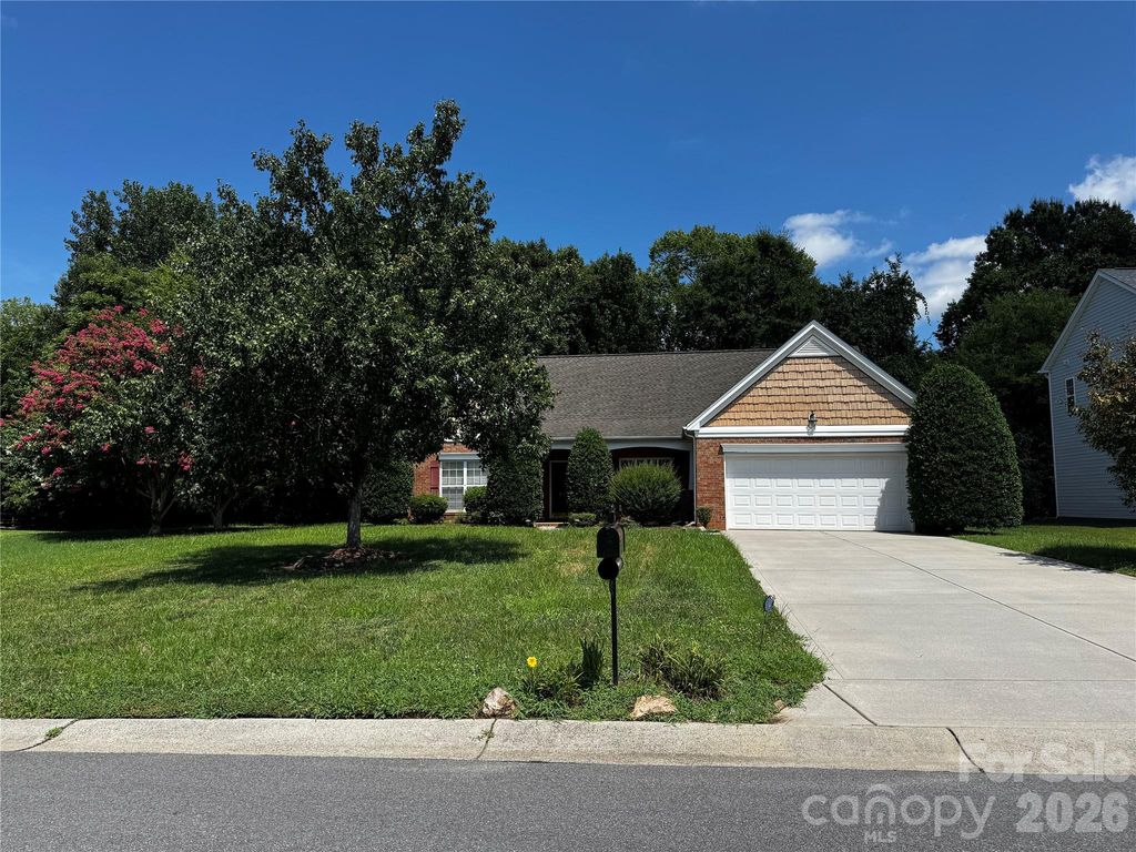 6111 Maple Leaf Avenue, Harrisburg, NC 28075