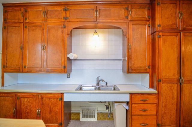 1323 N KENILWORTH AVENUE, Appleton, WI 54911