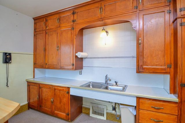 1323 N KENILWORTH AVENUE, Appleton, WI 54911