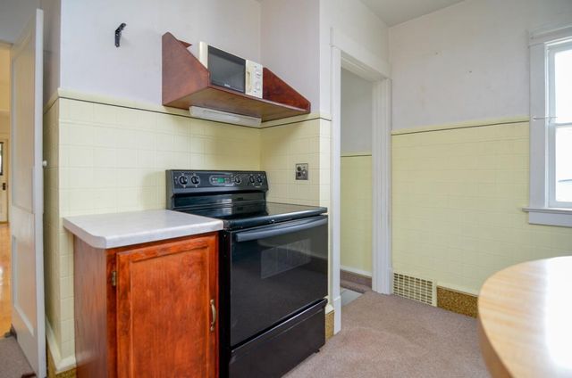 1323 N KENILWORTH AVENUE, Appleton, WI 54911
