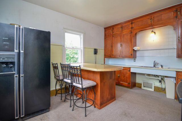 1323 N KENILWORTH AVENUE, Appleton, WI 54911
