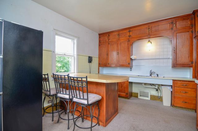 1323 N KENILWORTH AVENUE, Appleton, WI 54911