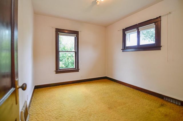 1323 N KENILWORTH AVENUE, Appleton, WI 54911