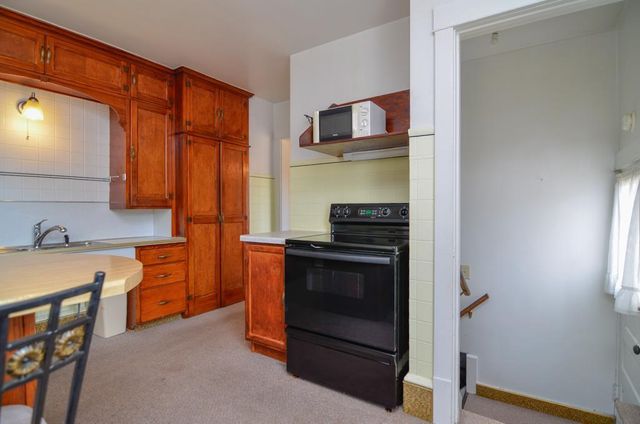1323 N KENILWORTH AVENUE, Appleton, WI 54911