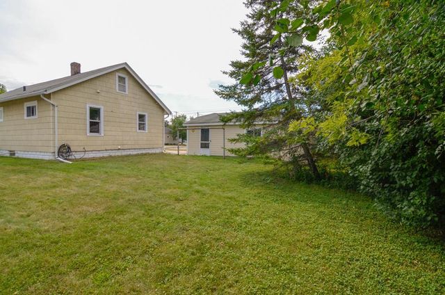 1323 N KENILWORTH AVENUE, Appleton, WI 54911