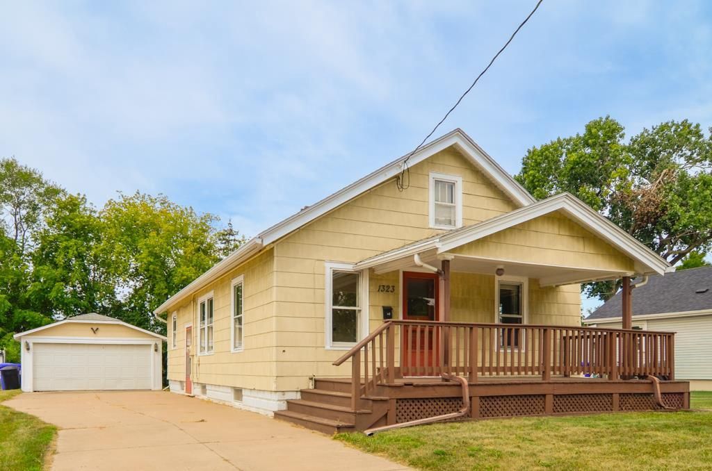 1323 N KENILWORTH AVENUE, Appleton, WI 54911