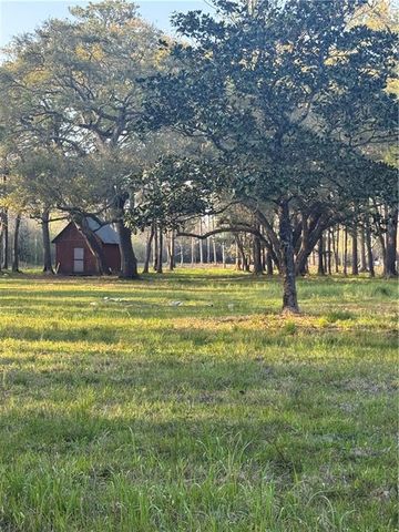 9170 Little River Road, Bayou La Batre, AL 36509