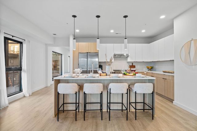 635 7th Ave S Apt 501, Nashville, TN 37203