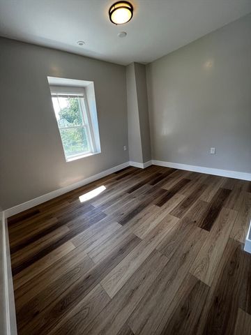 56 Pelham Streetr 0, Methuen, MA 01844