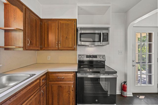 3260 Avalon Road, Columbus, OH 43221