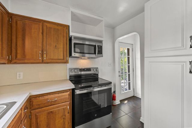 3260 Avalon Road, Columbus, OH 43221