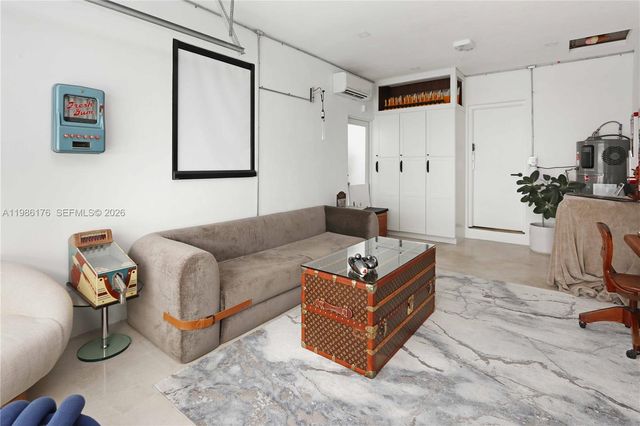 1523 Johnson St, Hollywood, FL 33020