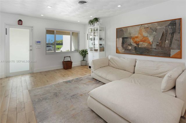 1523 Johnson St, Hollywood, FL 33020