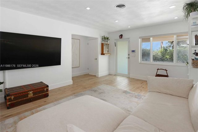 1523 Johnson St, Hollywood, FL 33020