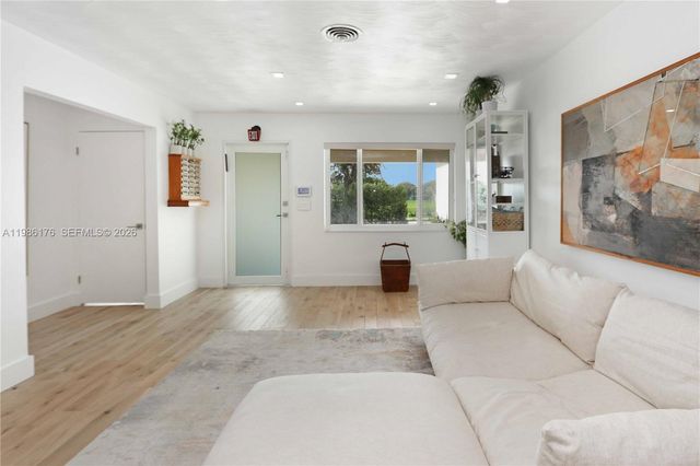 1523 Johnson St, Hollywood, FL 33020