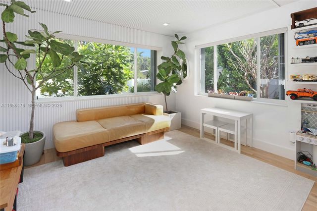 1523 Johnson St, Hollywood, FL 33020