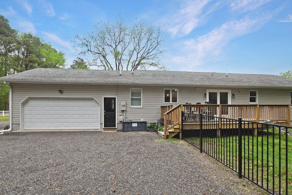 Image 5 of property listing at 27709 BRIGHT RD, Goldsboro, MD 21636