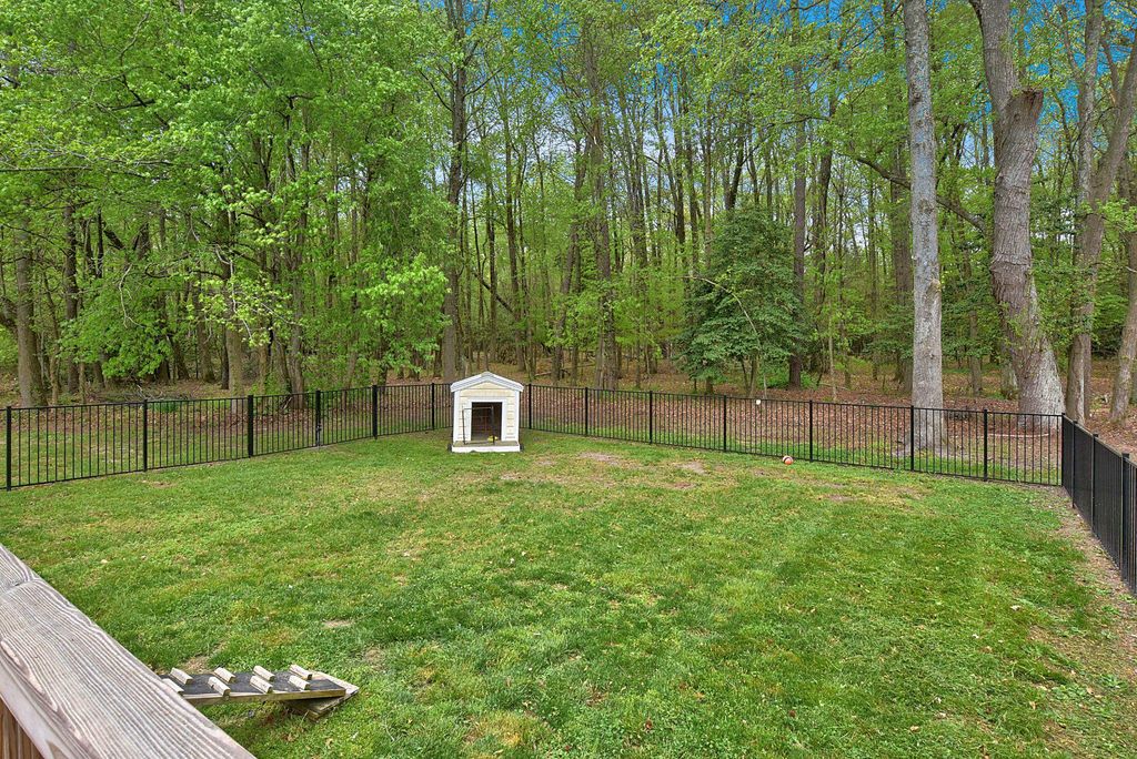 Image 6 of property listing at 27709 BRIGHT RD, Goldsboro, MD 21636